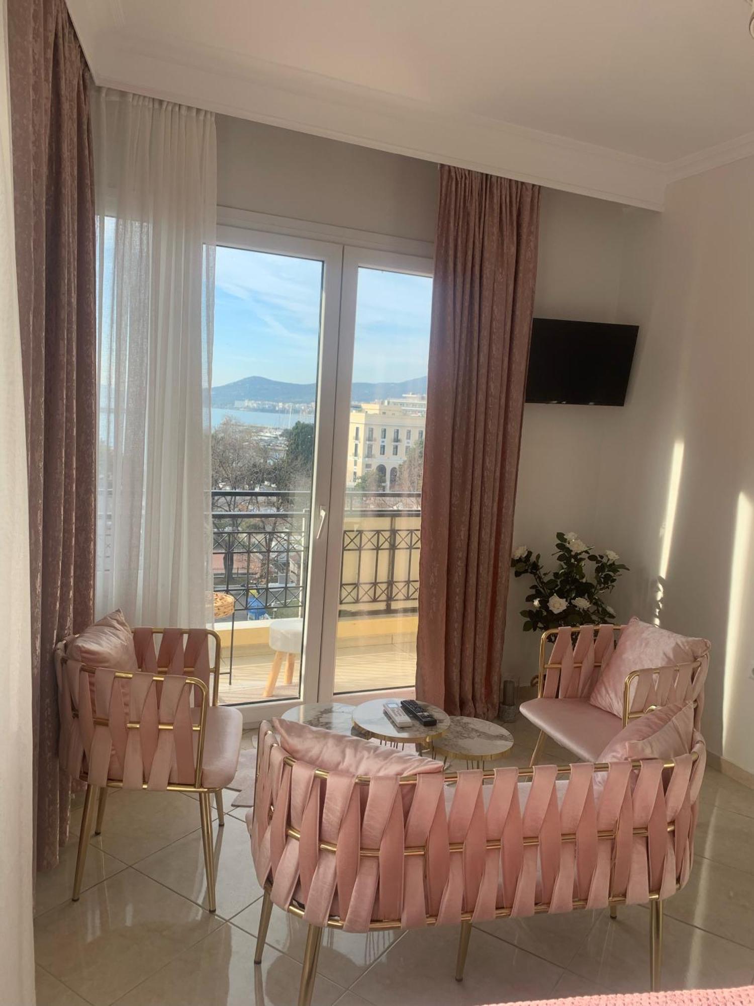 Kavala Squareview Apartment ภายนอก รูปภาพ